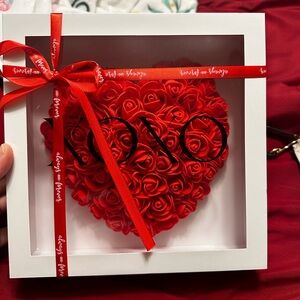 Red Rose Heart with XOXO Wall Decor Gift Box